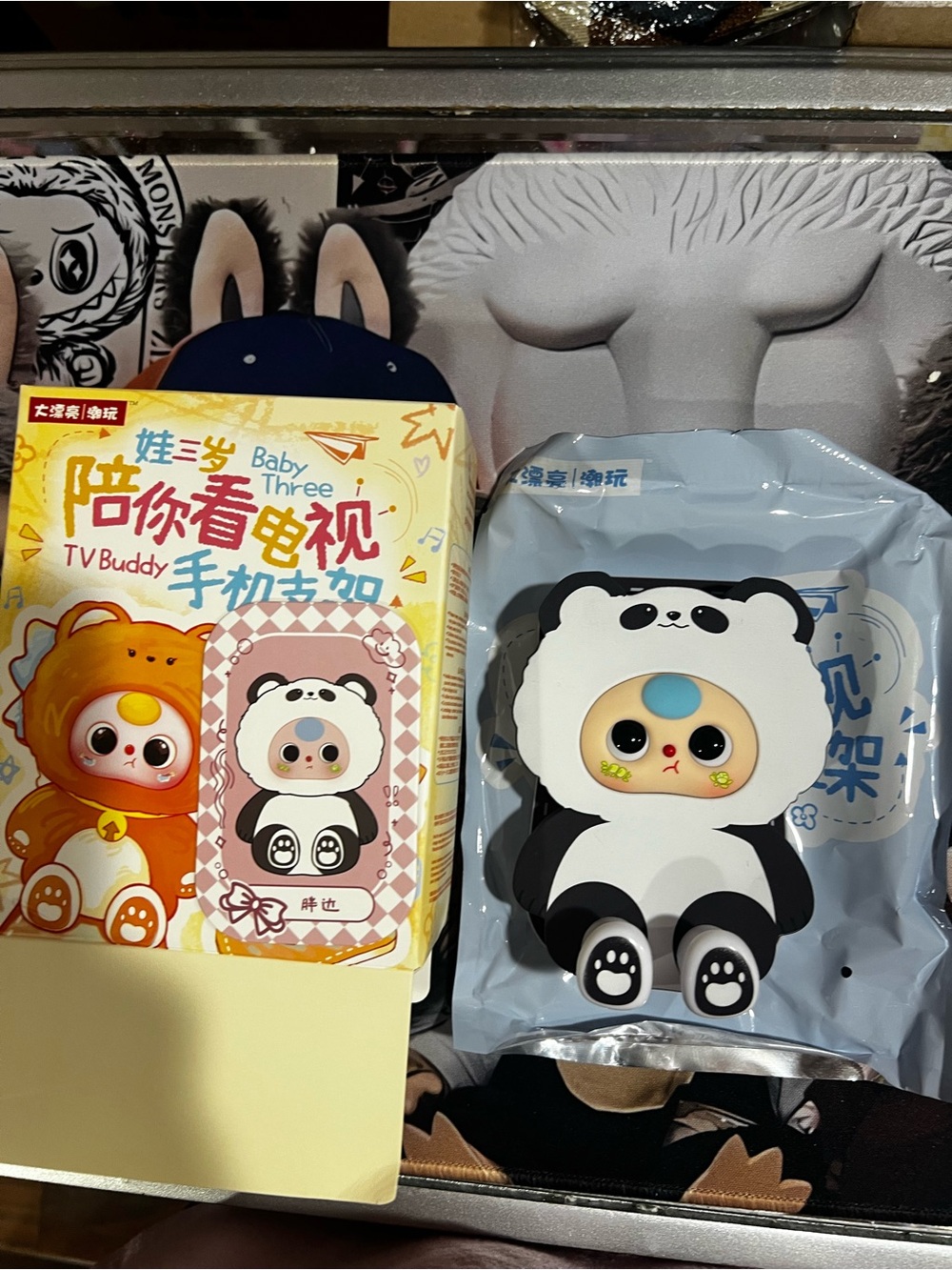 Baby Three Panda TV Buddy Phone Holder - Black & White